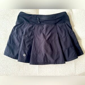 Black lulu lemon XS/2 skort 🙂